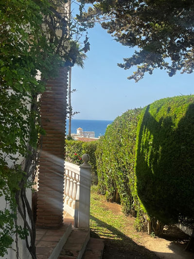 Image No.13-4 Bed Property for sale