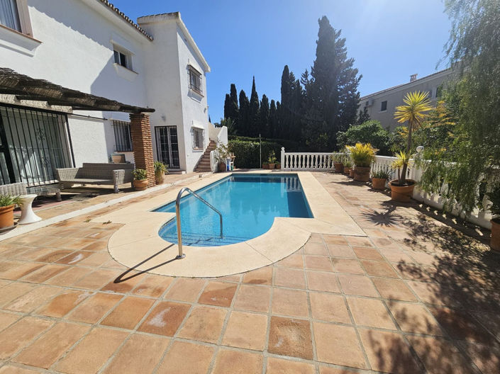 Image No.35-4 Bed Property for sale