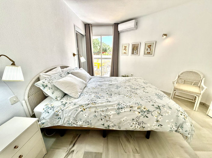 Image No.17-3 Bed Property for sale