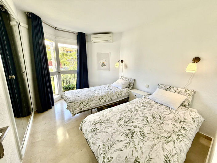 Image No.21-3 Bed Property for sale