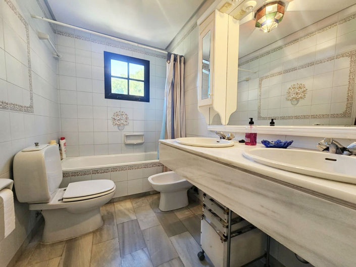 Image No.7-2 Bed Property for sale