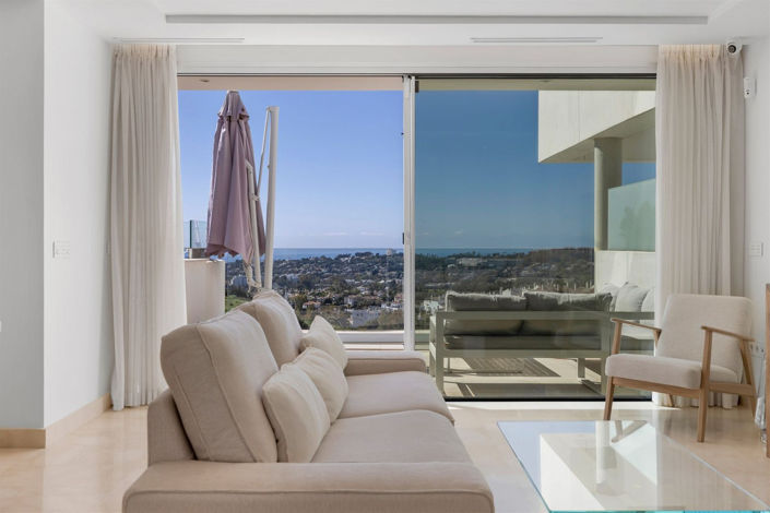 Image No.10-2 Bed Property for sale