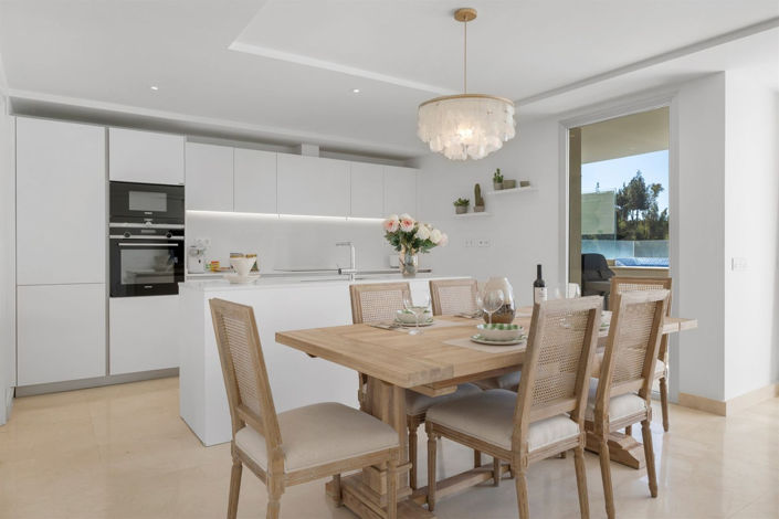 Image No.11-2 Bed Property for sale