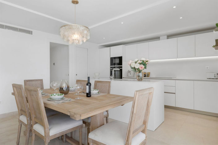 Image No.12-2 Bed Property for sale