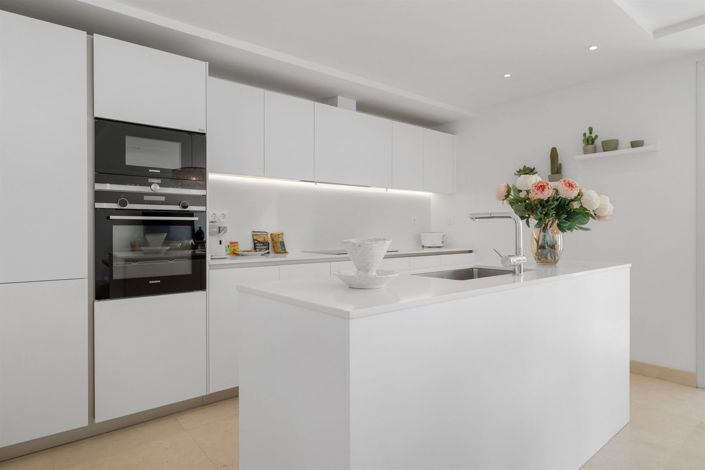 Image No.13-2 Bed Property for sale