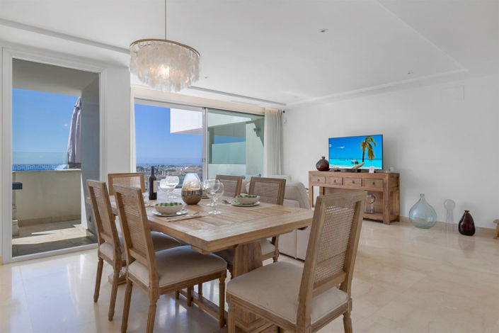 Image No.14-2 Bed Property for sale