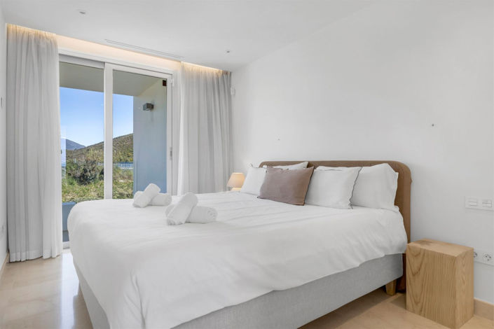 Image No.19-2 Bed Property for sale