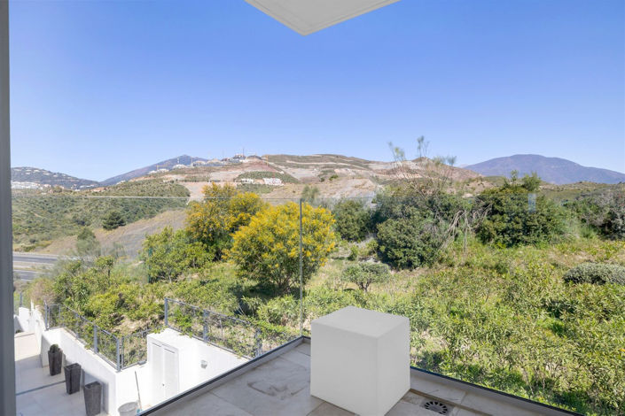 Image No.21-2 Bed Property for sale