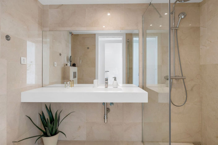 Image No.23-2 Bed Property for sale