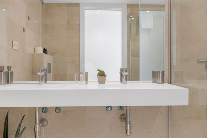 Image No.36-2 Bed Property for sale