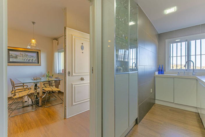 Image No.10-3 Bed Property for sale