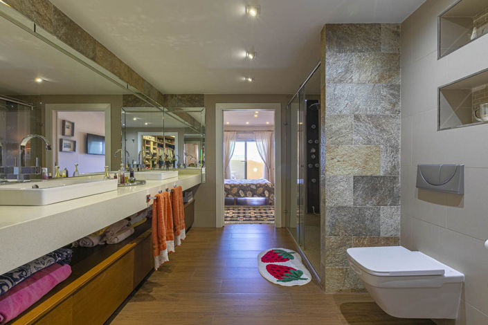 Image No.29-3 Bed Property for sale