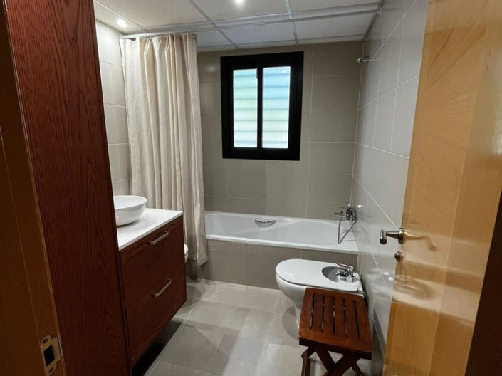 Image No.13-3 Bed Property for sale