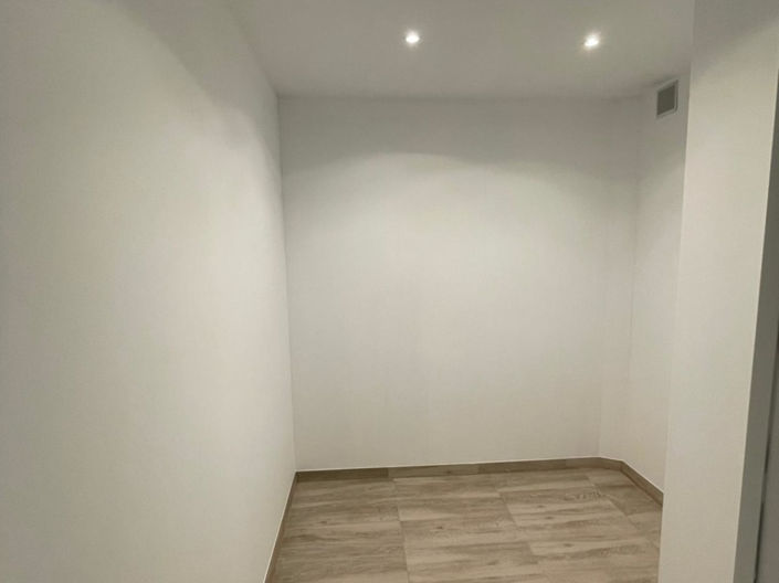 Image No.22-3 Bed Property for sale