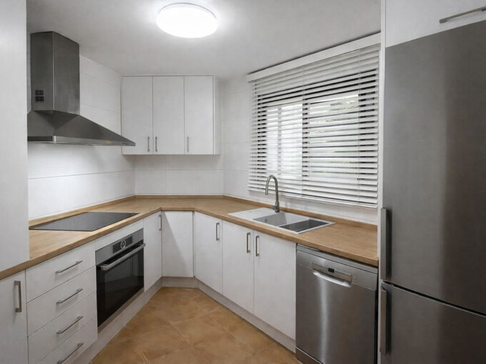 Image No.8-3 Bed Property for sale