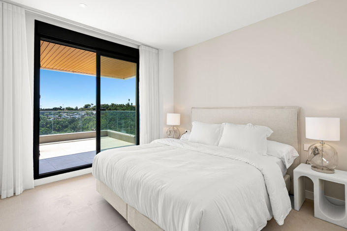 Image No.15-2 Bed Property for sale