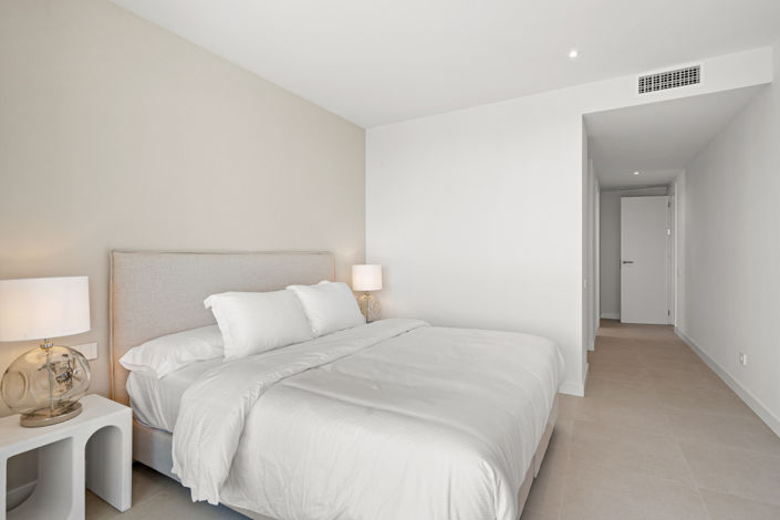 Image No.17-2 Bed Property for sale