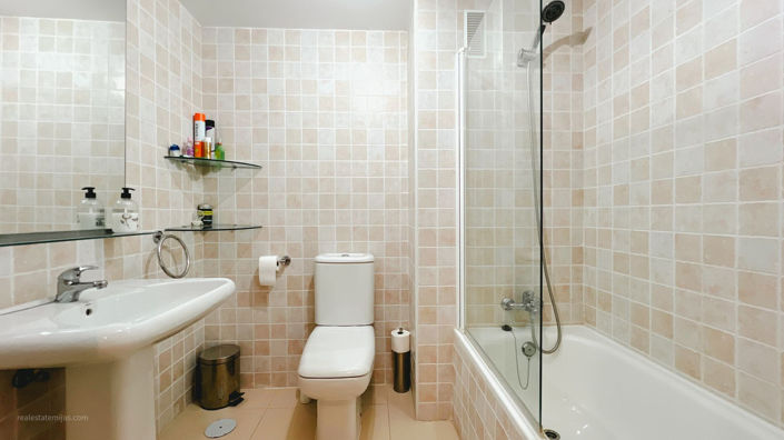 Image No.17-2 Bed Property for sale