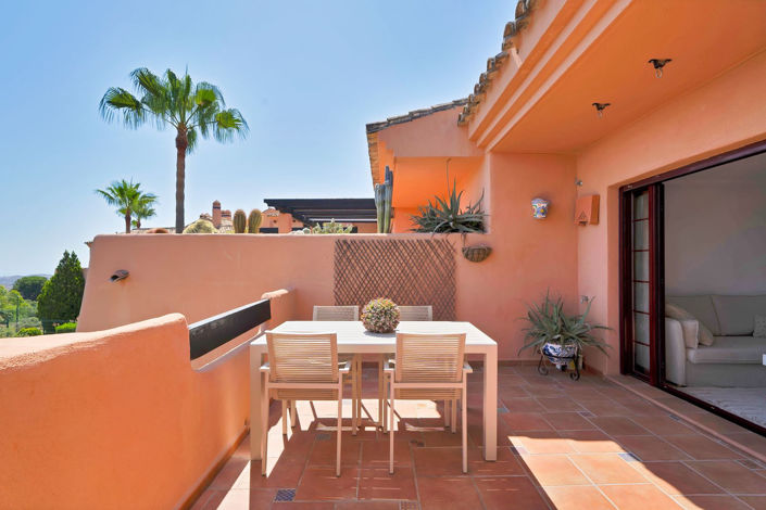 Image No.15-3 Bed Property for sale