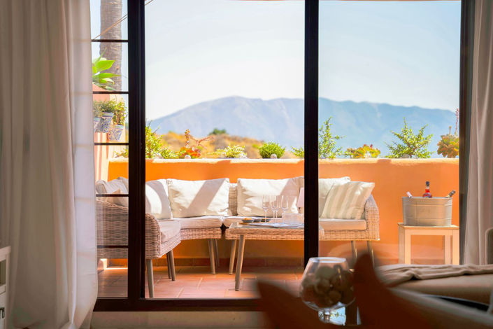 Image No.17-3 Bed Property for sale