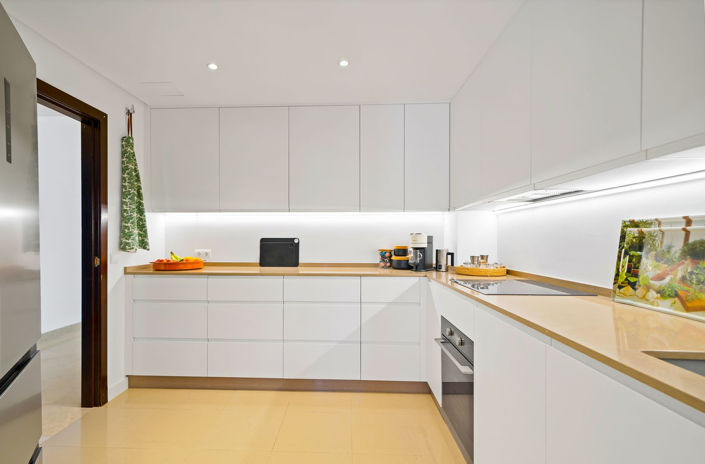 Image No.24-3 Bed Property for sale