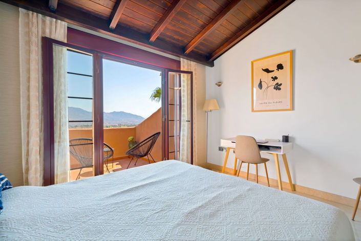 Image No.36-3 Bed Property for sale