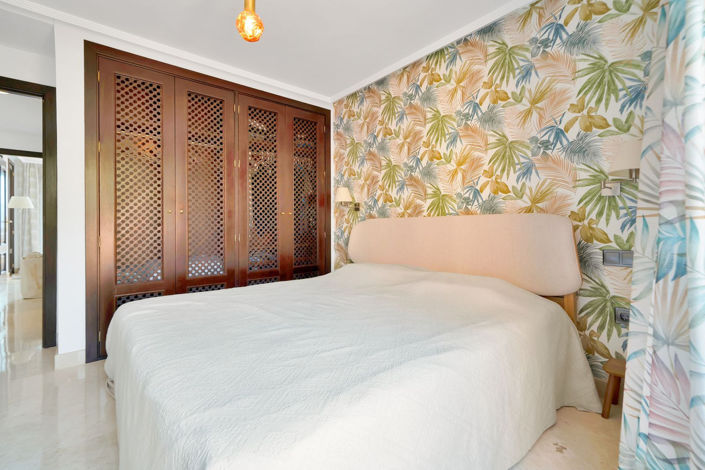 Image No.44-3 Bed Property for sale