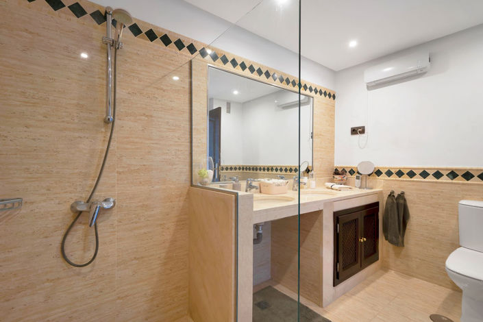 Image No.48-3 Bed Property for sale