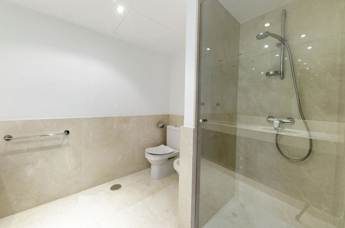 Image No.9-2 Bed Property for sale