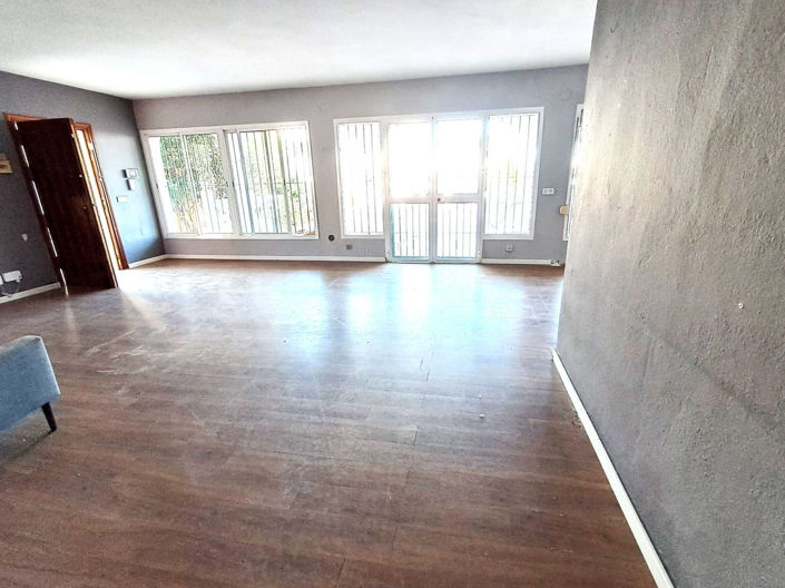 Image No.5-5 Bed Property for sale