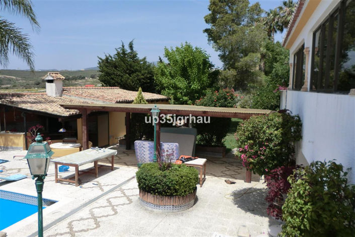 Image No.3-Propriété de 5 chambres à vendre à Estepona