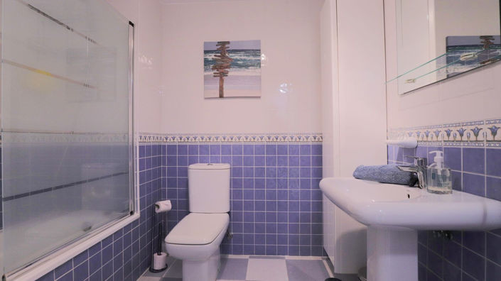 Image No.12-2 Bed Property for sale