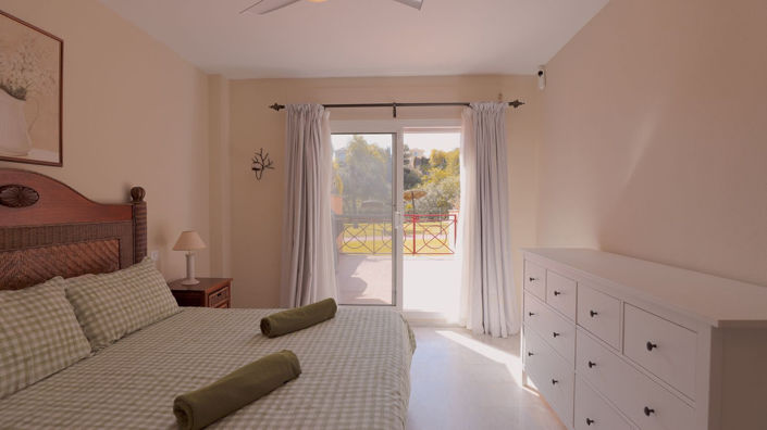 Image No.7-2 Bed Property for sale