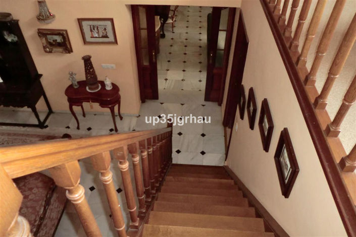 Image No.11-5 Bed Property for sale