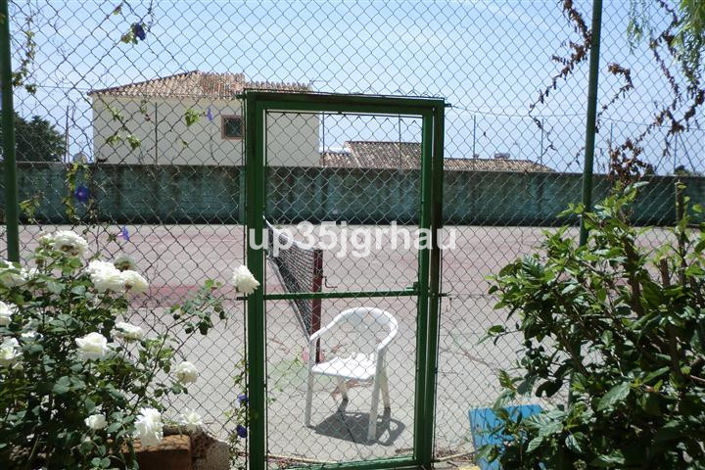 Image No.35-5 Bed Property for sale