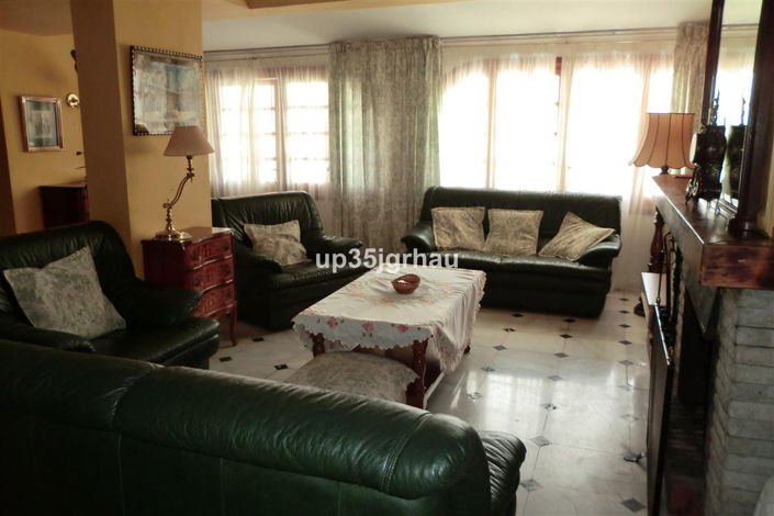 Image No.8-5 Bed Property for sale