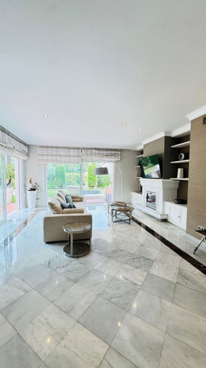 Image No.15-5 Bed Property for sale