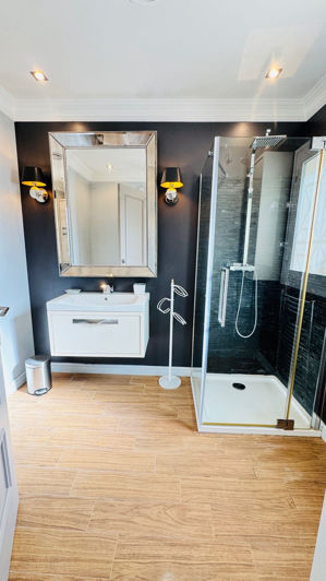 Image No.16-5 Bed Property for sale