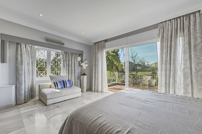 Image No.23-5 Bed Property for sale