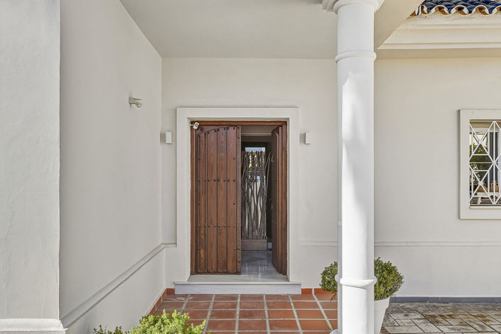 Image No.27-5 Bed Property for sale