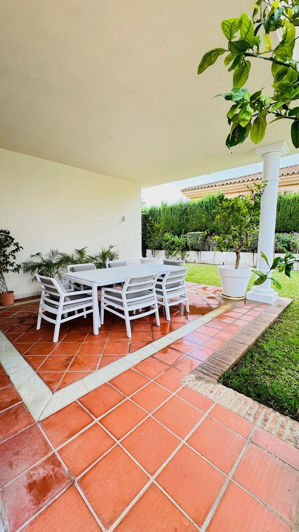 Image No.8-5 Bed Property for sale