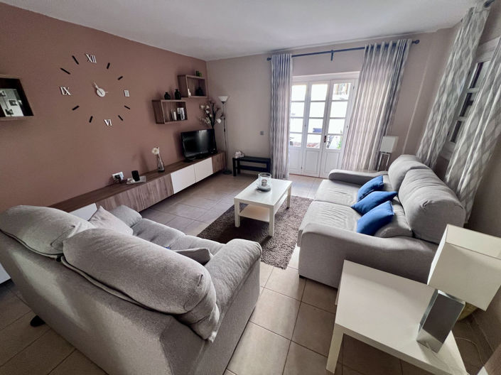 Image No.10-3 Bed Property for sale