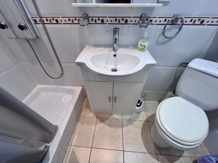 Image No.12-3 Bed Property for sale
