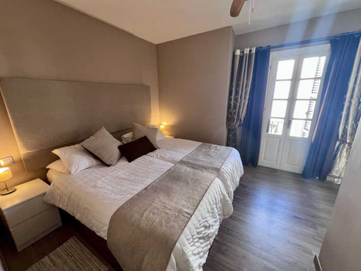 Image No.19-3 Bed Property for sale