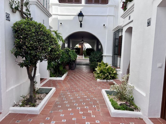 Image No.25-3 Bed Property for sale