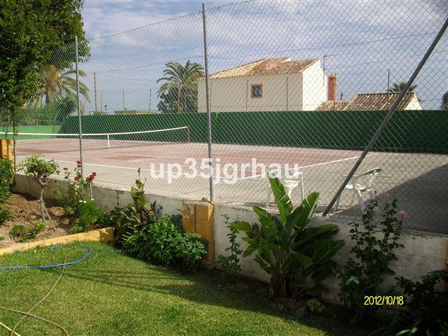 Image No.20-5 Bed Property for sale