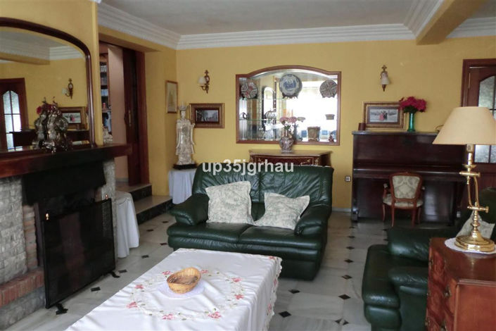 Image No.26-5 Bed Property for sale