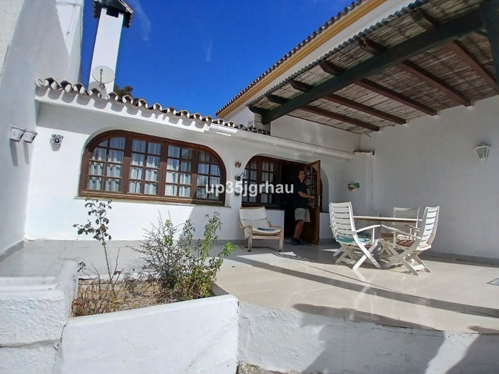 Image No.44-5 Bed Property for sale