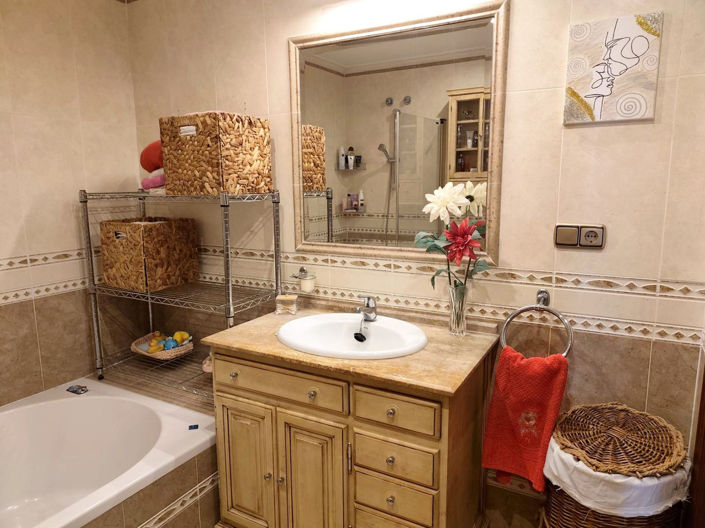 Image No.13-4 Bed Property for sale