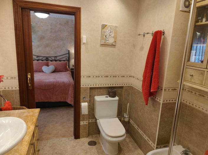Image No.20-4 Bed Property for sale
